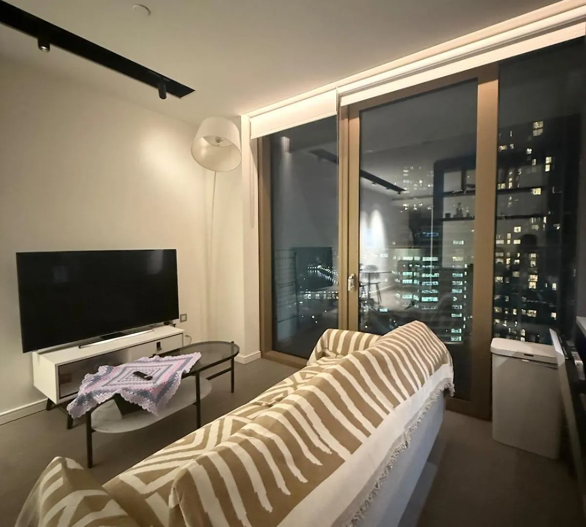 Apartment Luxury Studio In One Park Drive London